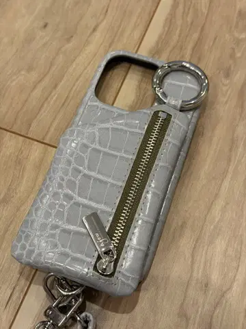 iPhone 15 Pro 에이치유 스트랩 포함