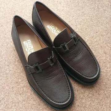 FERRAGAMO 다크 브라운 로퍼