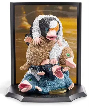 그린델왈드의 범죄 아기 니플러 빵 니켈 피규어