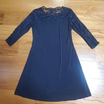 IVANKA TRUMP 블랙 원피스