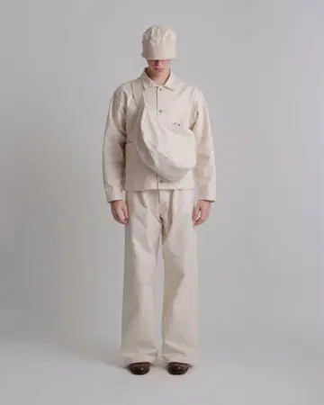 TaigaTakahashi Lot.004 Newsboy Bag IVORY