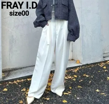 [택 포함 새상품] FRAY I.D 하이 웨이스트 벨트 쓰리 턱 팬츠