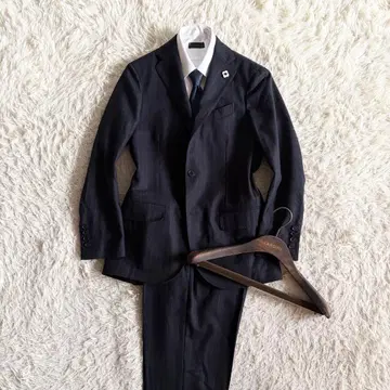 [새상품급] LARDINI 네이비 울 수트 부토니에르 사이즈 44