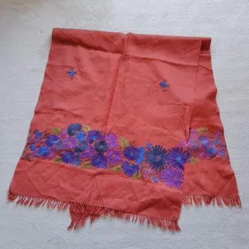 타라 블랑카 스톨 머플러 프린지 자수 꽃무늬