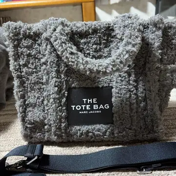 MARC JACOBS THE TOTE BAG 더 테디 미디엄 그레이