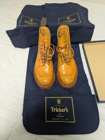 Tricker's 컨트리 부츠 브라운