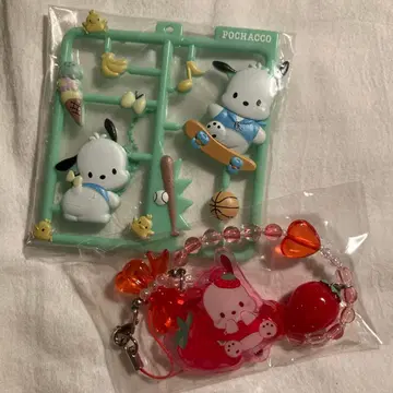 산리오 포차코 딸기신문 시크릿 스트랩 플랫 컬렉션