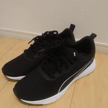 PUMA 블랙 스니커즈 puma softfoam+ 25.5