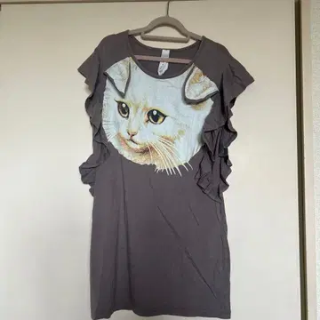 아차츄무 고양이 얼굴 프릴 T셔츠