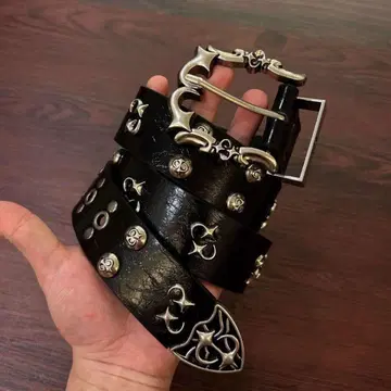 스터드 장식 블랙 가죽 벨트