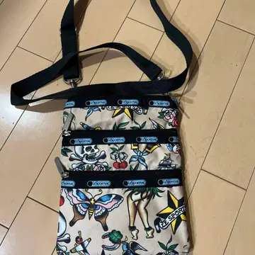LeSportsac