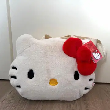 [미사용 새상품] ZARA 헬로키티 토트백 산리오 Sanrio