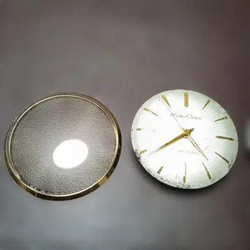 SEIKO 크라운 수동 와인딩 시계입니다.