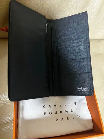 CAMILLE FOURNET 네이비 장지갑