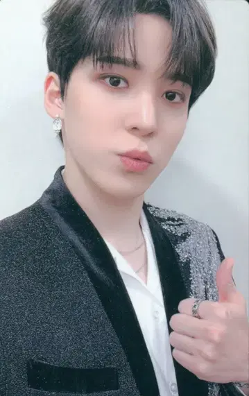 ATEEZ DVD 윤호 2022 더 펠로우십: 비기닝 오브 디 엔드