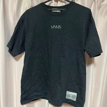 MNMS 블랙 T셔츠 롤랜드