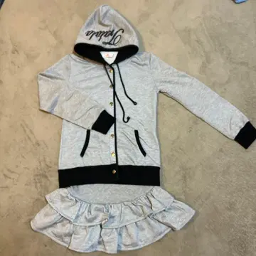 [ 헤이세이 레트로 ] Tralala 후드 부착 후드티 프릴 스커트 세트