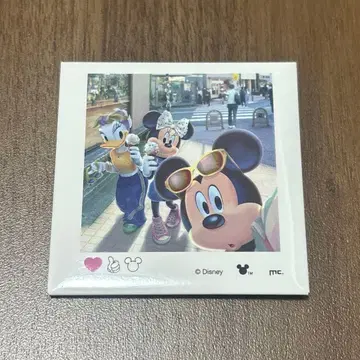 Disney THE MARKET 미키 미니 데이지 스퀘어 배지
