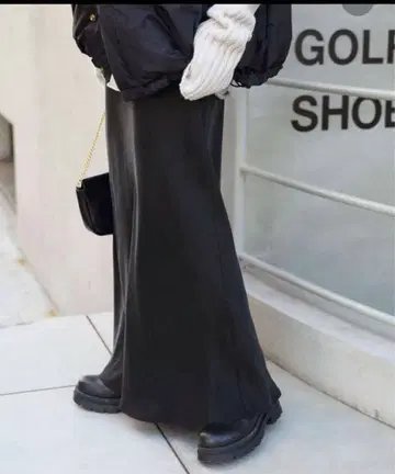 두 번째 클래스 Cu/R 맥시 스커트 블랙