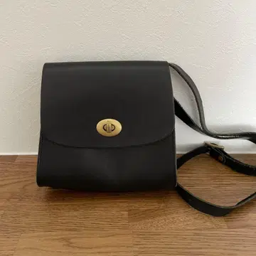 TIDEWAY 블랙 가죽 숄더백