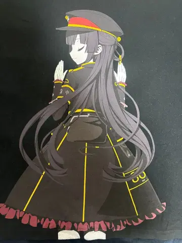 마이테츠 하치로쿠 곁에 있는 T셔츠