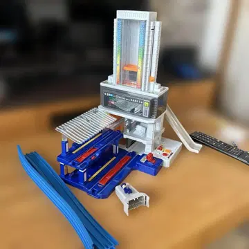 프라레일 오르락내리락 입체 교차 메가 역 빌딩 인형 1개