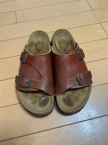 버켄스탁 타타미 레어 샌들