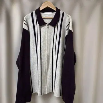 그레이와 퍼플 스트라이프 니트 센스 오브 플레이스 선착순