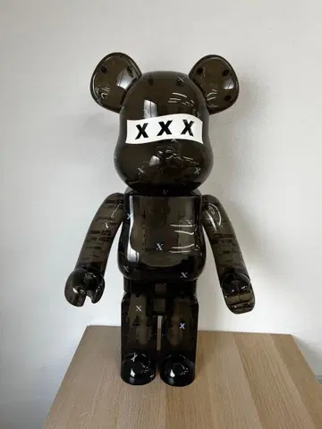 베어브릭 갓 셀렉션 BLACK CLEAR 1000%
