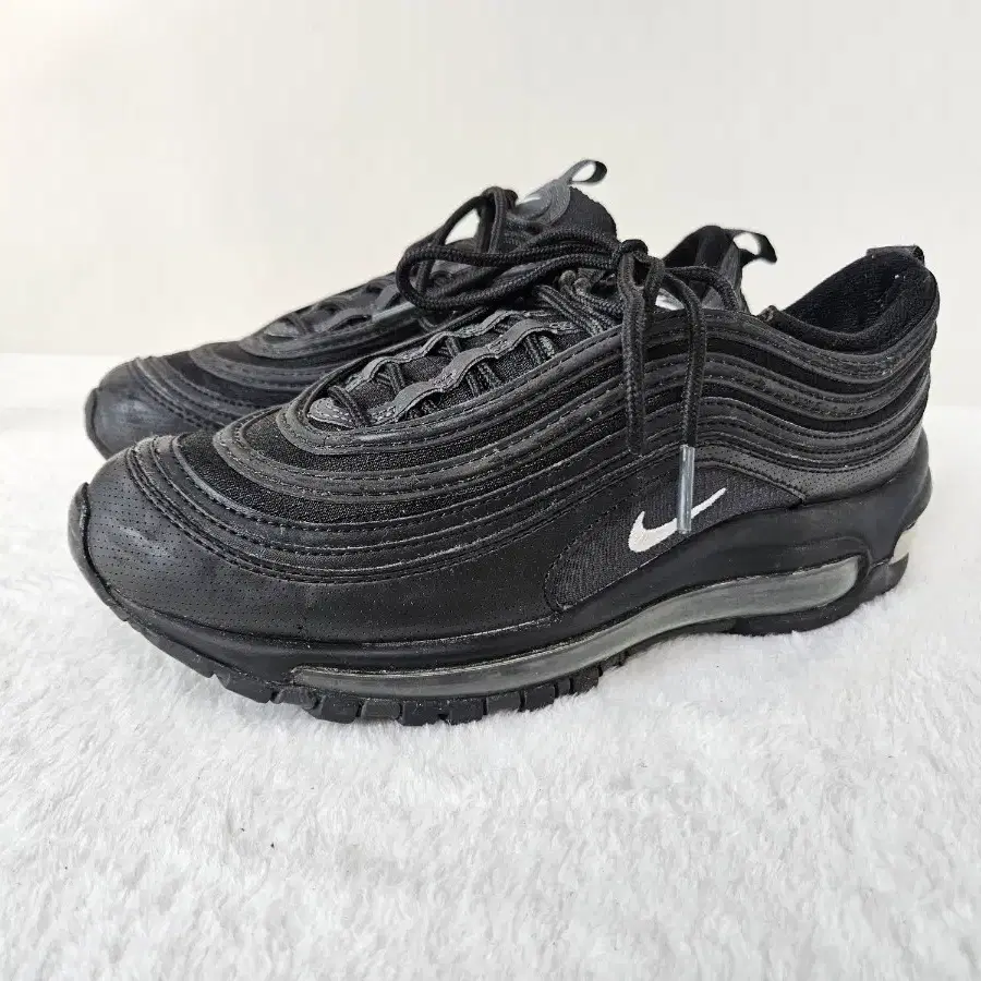 nike air max 240 black