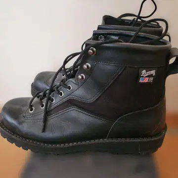 Danner 블랙 워크 부츠 하이컷