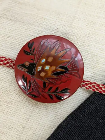 날치고기 문양의 옻칠, 자개 오비 고정 띠