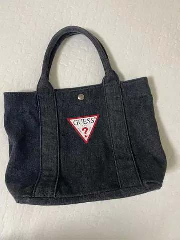 GUESS 데님 숄더백 블랙