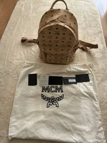 MCM 골드 백팩 수납 가방 포함