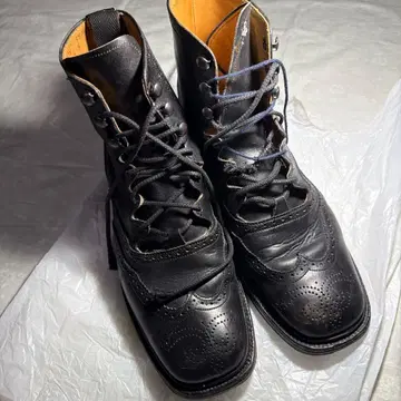 Tricker's 블랙 레더 부츠