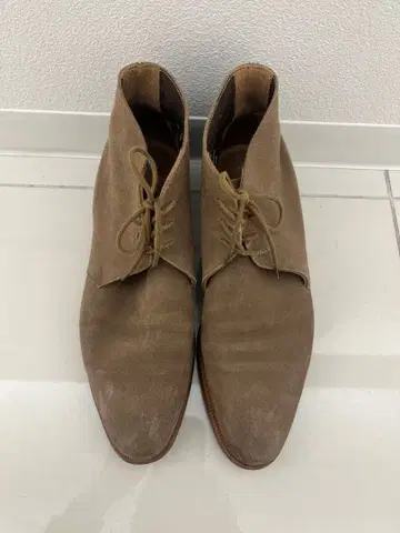 CROCKETT&JONES 스웨이드 처카 부츠