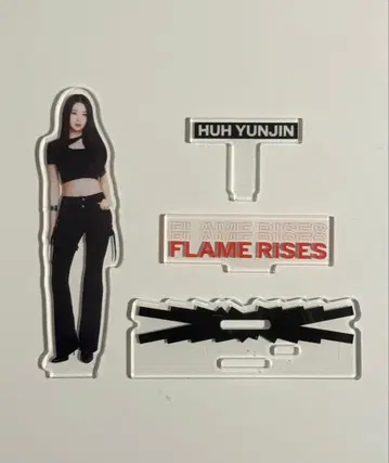 윤진 아크릴 스탠드 FLAME RISES LE SSERAFIM