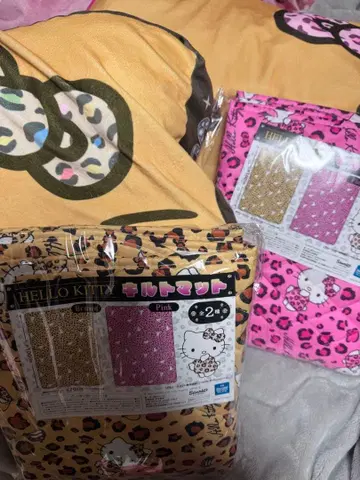 헬로키티 퀼트 매트 2종 일광화상 키티 초특대 푹신푹신 쿠션 2종