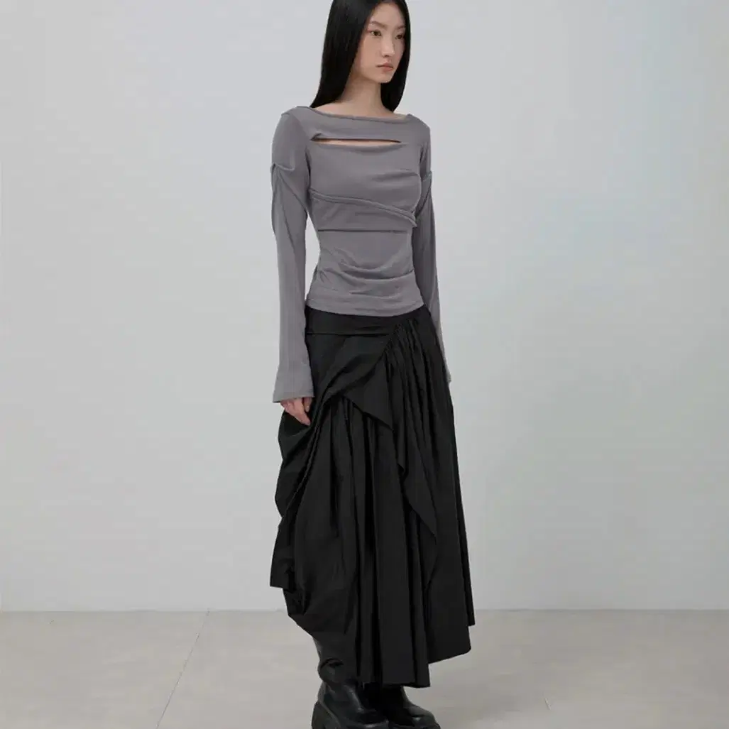 Flareup Asymmetrical Draped Layered Skirt on Bunjang Global Site.