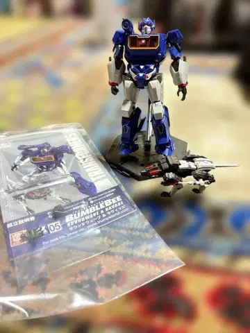 도유샤 트랜스포머 범블비 사운드웨이브 & 라비츠 완성품