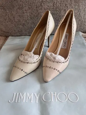 지미추 아이보리 스톤 장식 하이힐 36
