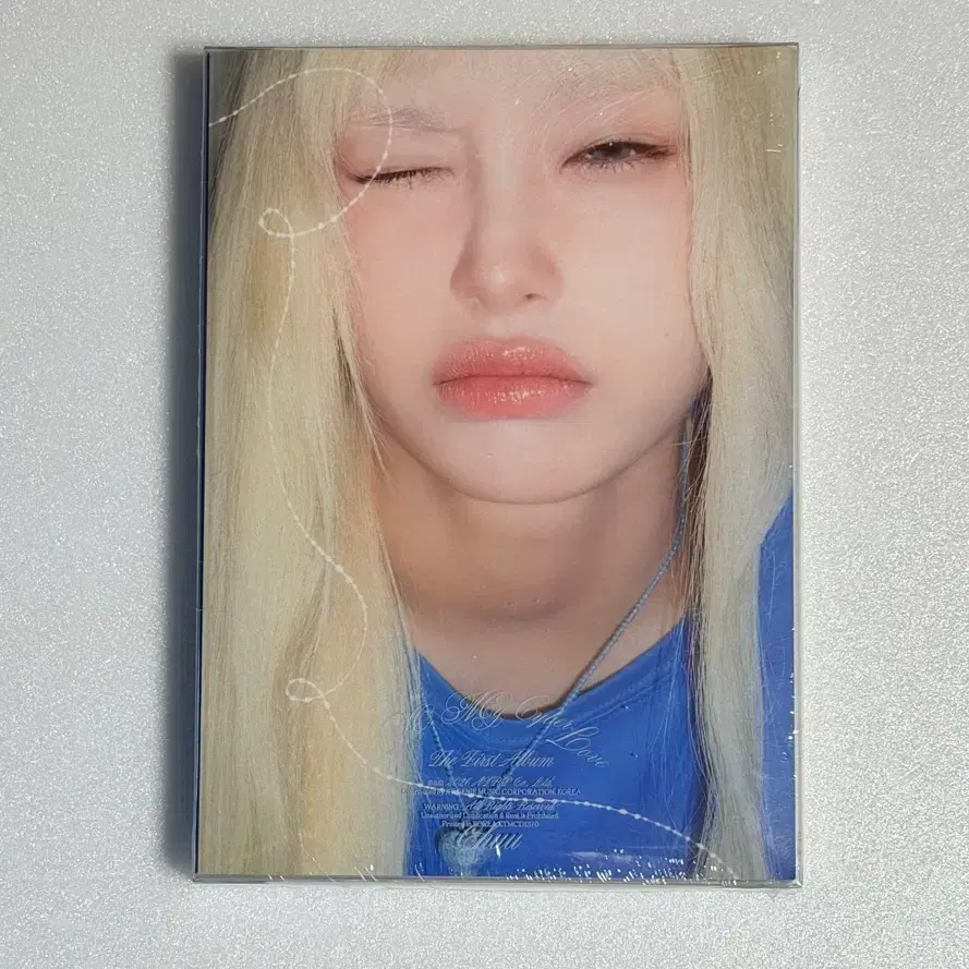 Buy LOONA Signed albums, Rare photocards on Bunjang!