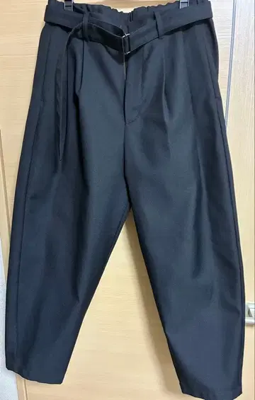 카즈유키 쿠마가이 W/pe 샴브레이 개버딘 와이드 테이퍼드 팬츠