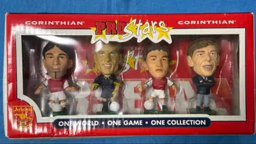 코린시안 아스날 피규어