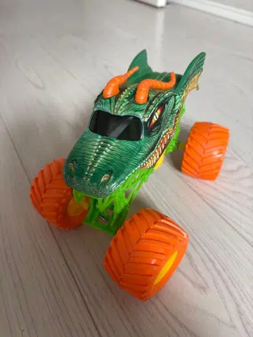세일 (Monster Jam) 드래곤 몬스터 트럭