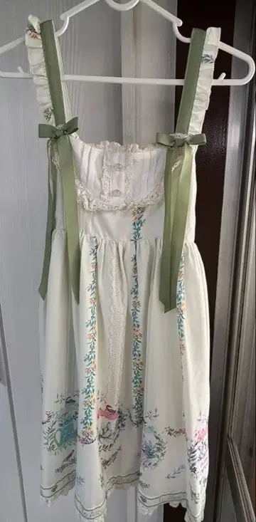 To Alice 슬리브리스 원피스 화이트 컬러