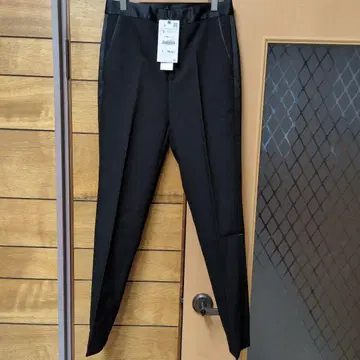 ZARA 택 포함 블랙 슬림핏 슬랙스
