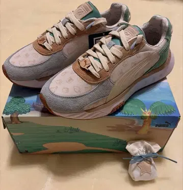 [택 포함 새상품] 모동숲 x PUMA 콜라보 스니커즈 24.5cm