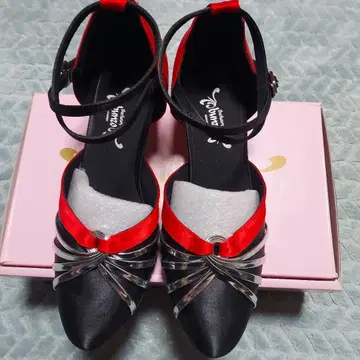 가격 인하 미사용 새상품 스탠다드 라틴 겸용 신발