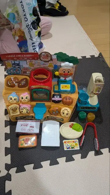 호빵맨 가마솥으로 뿡뿡~ 잼 아저씨의 갓 구운 빵 공장 DX